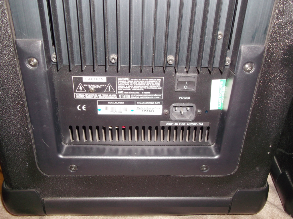 Sold Mackie SA1521 Active 15" 2way Speakers £599 the pair One