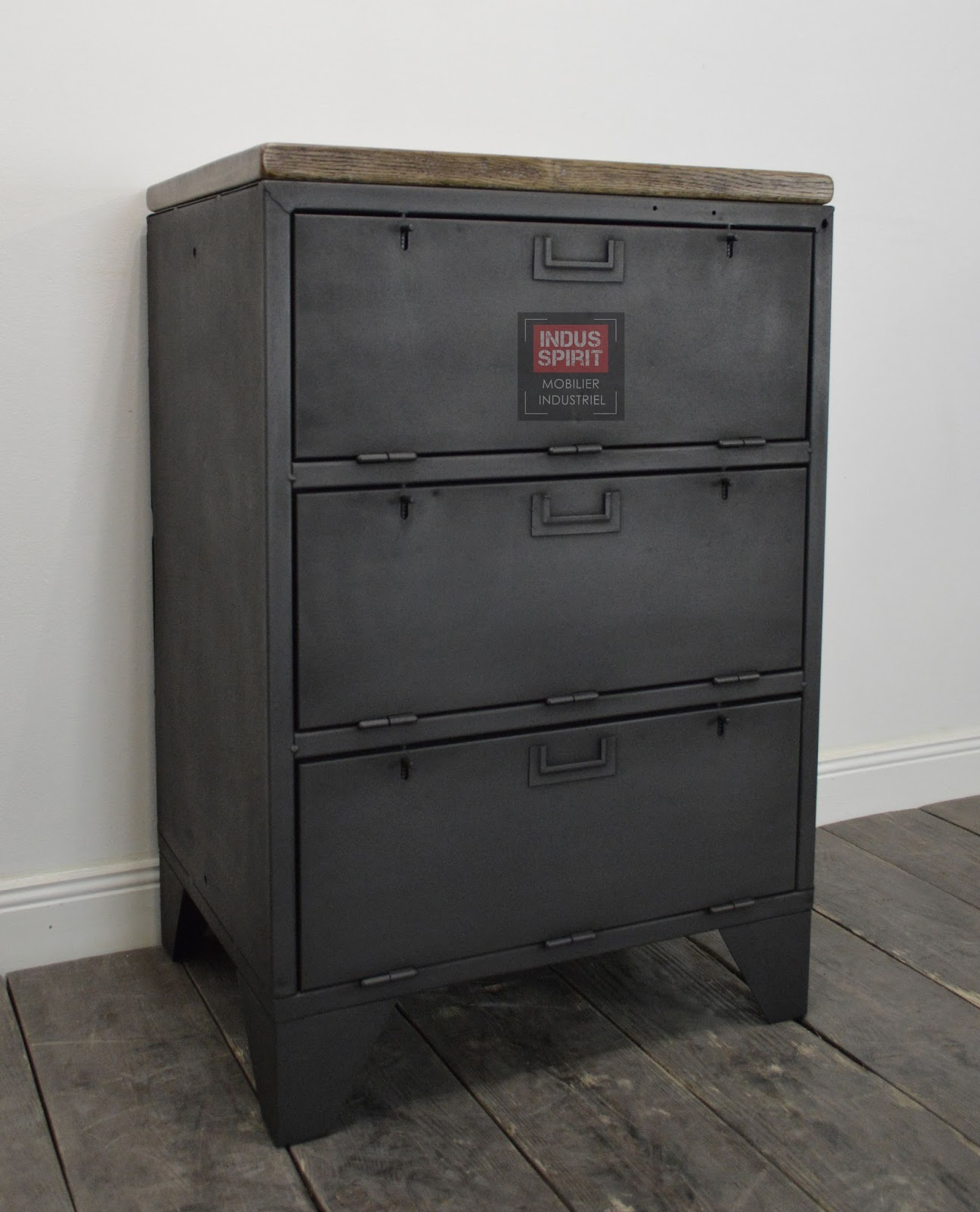 Ancien Meuble Militaire