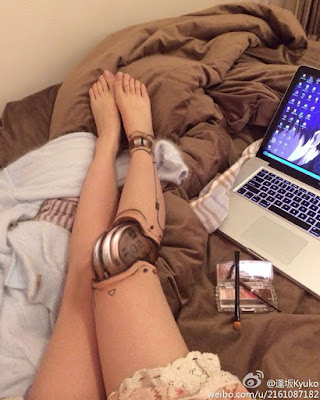 Steampunk makeup special fx robot leg for men and women's costumes and cosplay. also for dieselpunk makeup/body paint.