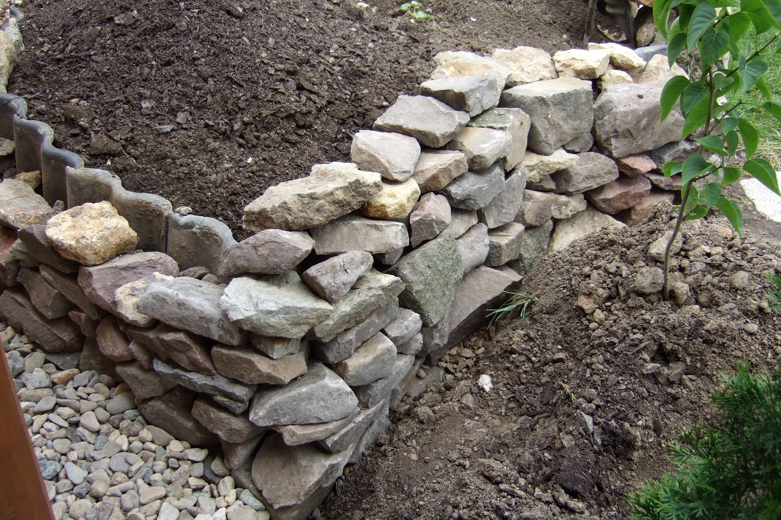 ProjektBlog Maik Müller Projekt Hochbeet mit Natursteinmauer