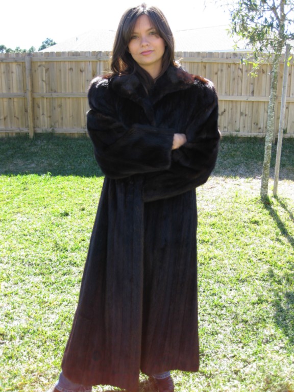 Fur Coat Beautiful Mink Coat-2549