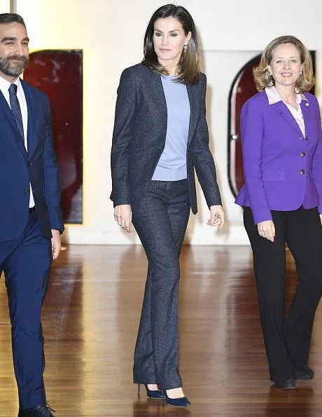 Queen Letizia wore Boss Hugo Boss Jamoli blazer and Temuna trousers
