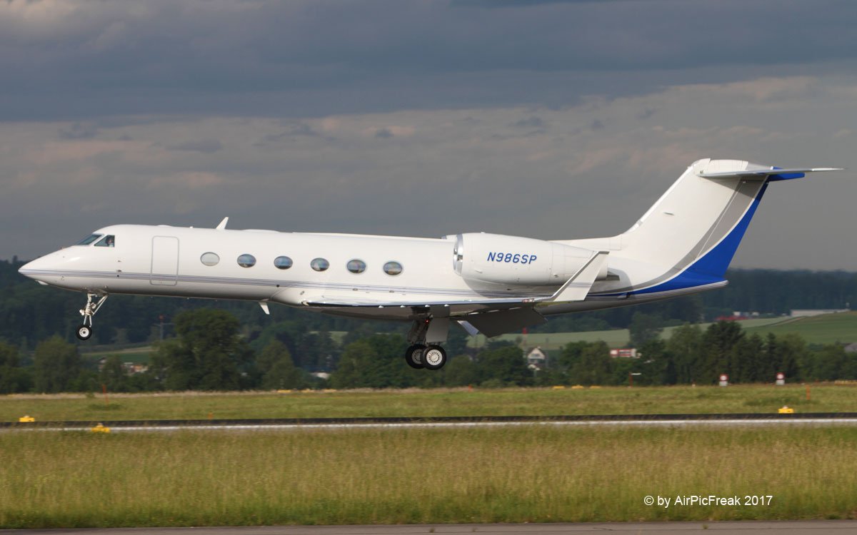 World of Aircraft Pictures Baxter Healthcare Corp. Gulfstream G450 N968SP
