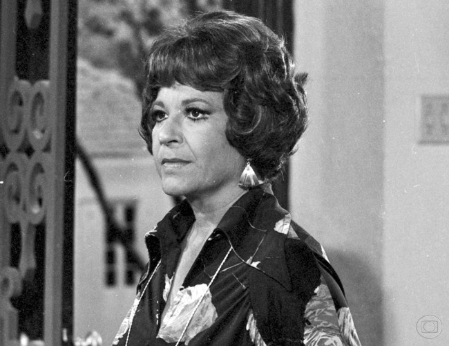 Astros em Revista ANA ARIEL COADJUVANTE DE OURO