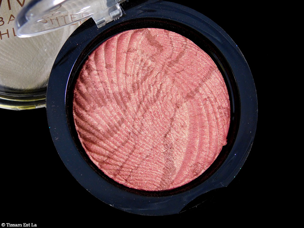 Makeup Revolution | Vivid Baked Highlighters : Golden Lights, Pink Lights, Peach Lights & Rose Gold Lights - Review & Swatches - Avis Makeup Revolution | Vivid Baked Highlighters : Golden Lights, Pink Lights, Peach Lights & Rose Gold Lights - Review & Swatches - Avis