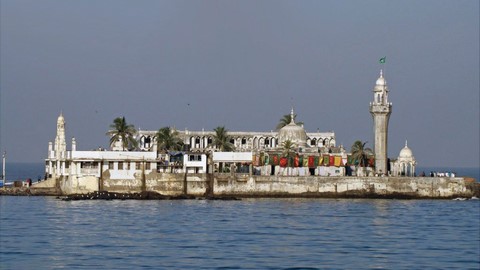 Haji Ali Mosque Best Places To Travel In Mumbai, India
