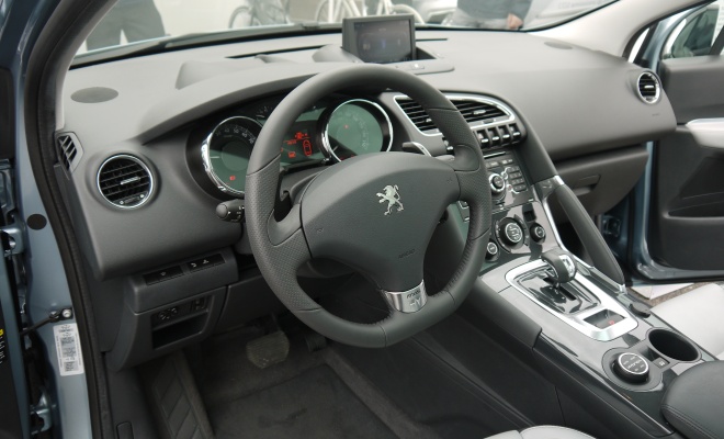 Peugeot 3008 Hybrid4 interior