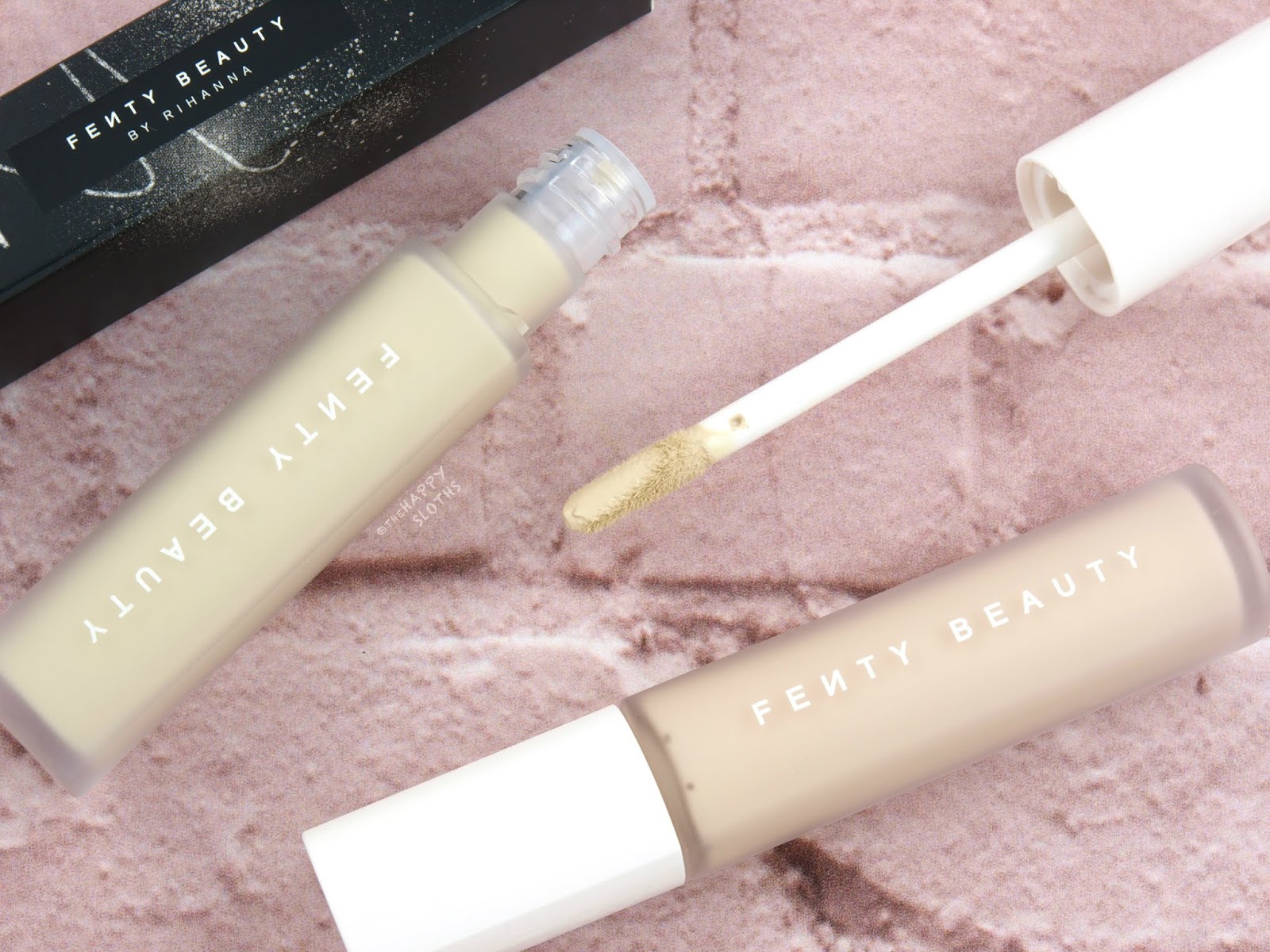Portrayal Green background Presenter Fenty Beauty by Rihanna | Pro Filt'r Instant Retouch Concealer: Review and  Swatches | The Happy Sloths: Beauty, Makeup, and Skincare Blog with Reviews  and Swatches