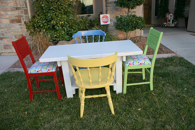 Doubletake Decor: Playroom table & chairs
