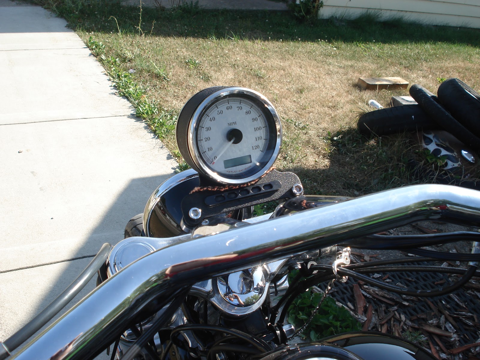 WISNER CYCLES, Anamosa Iowa Dyna buckhorn handlebars to Tbars with