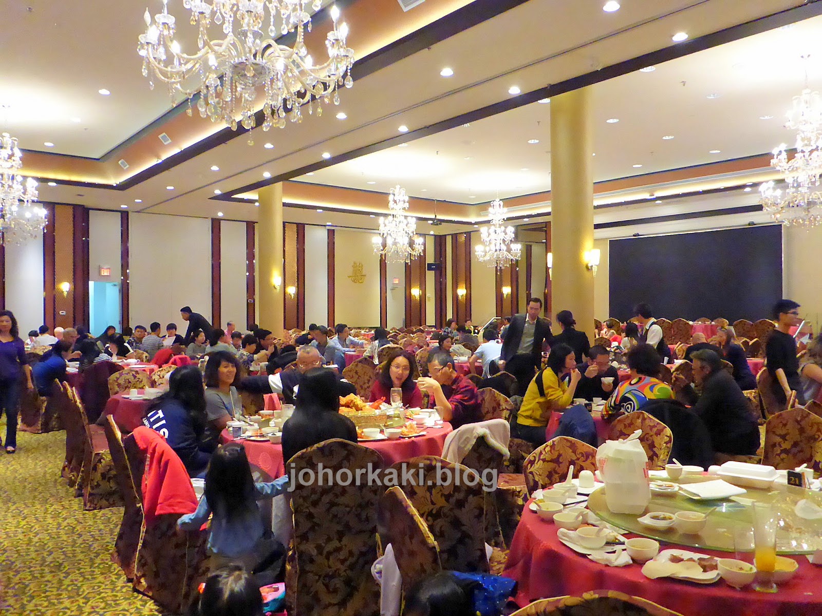 Lobster & Crab at Blue Lagoon Seafood. Mississauga Chinese Centre Tony Johor Kaki Travels for