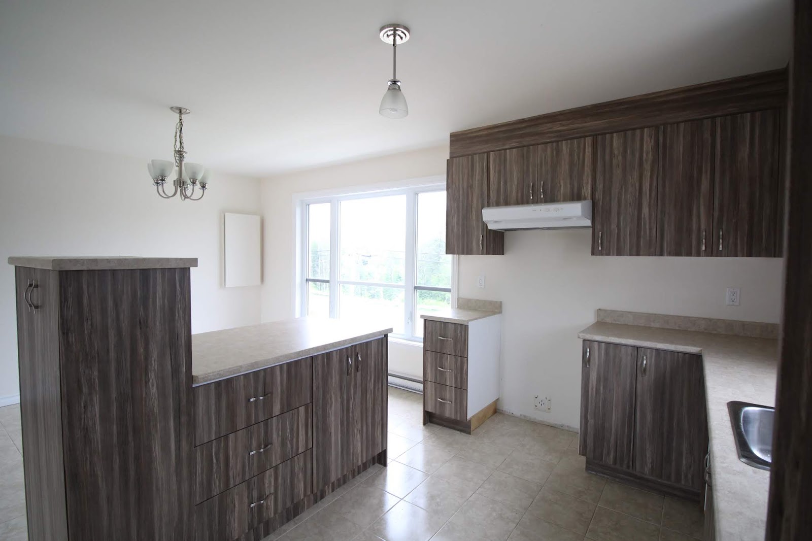 APPARTEMENTS À LOUER FAITES UNE VISITE VIRTUELLE AVEC NOS PHOTOS ET VIDÉOS ! REVENEZ NOUS VOIR