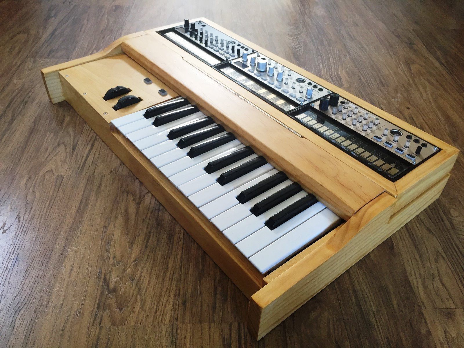 MATRIXSYNTH Custom Volca Synth Enclosure & Midi Controller