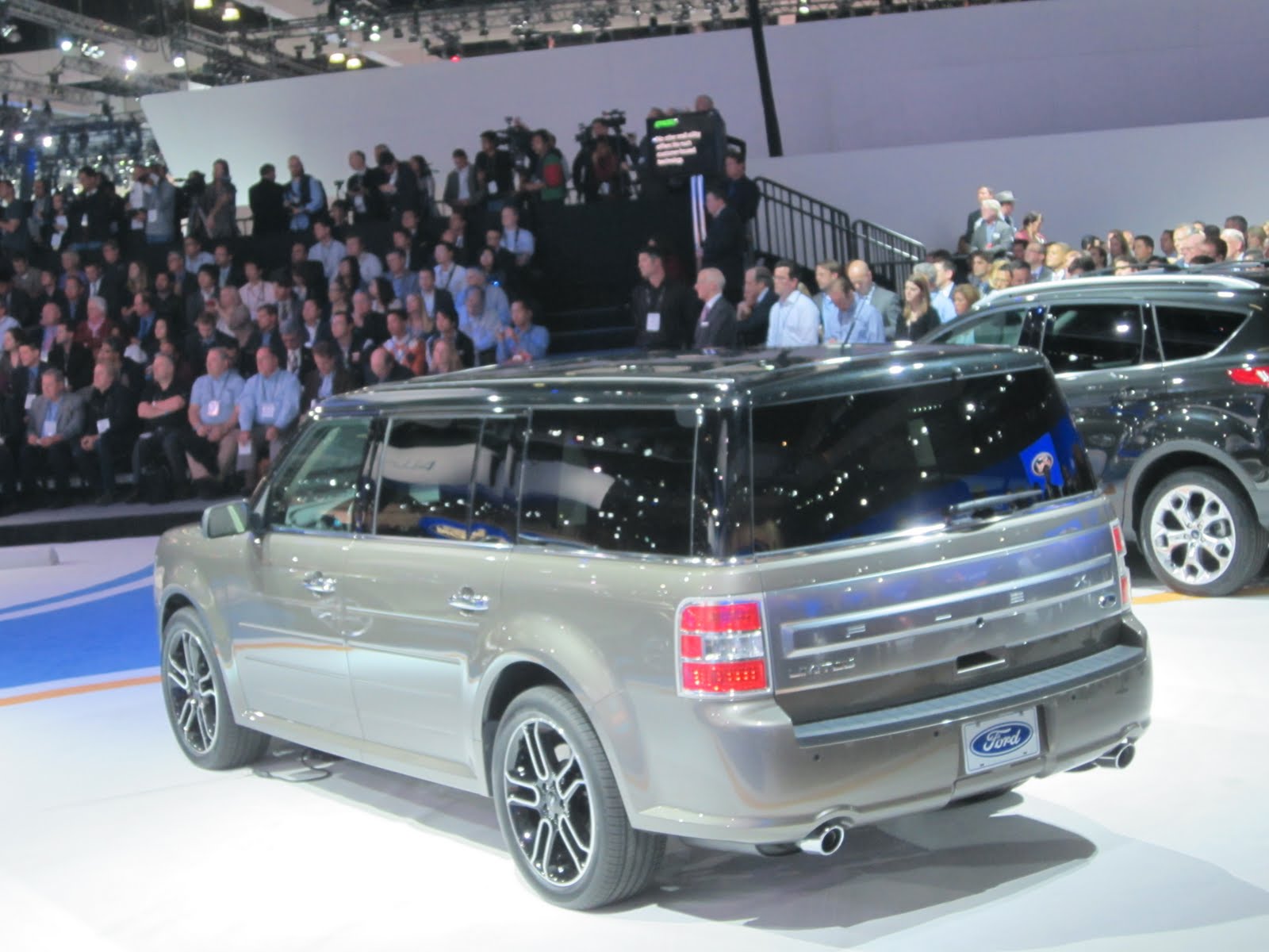 Covering Classic Cars : Los Angeles Auto Show Coverage