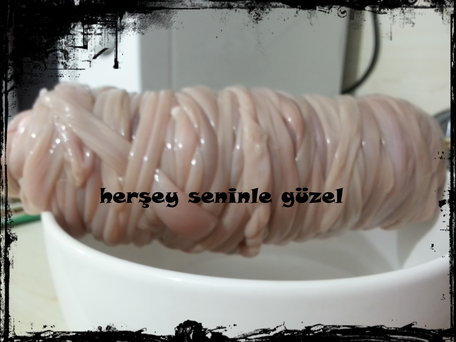 herşey seninle güzel&hellip; Melike ve Serdar� dan ev yapımı KOKOREÇ halleri!