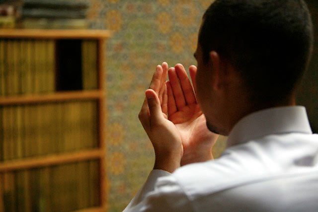 Berharaplah Hanya Kepada Allah SWT, Jangan Menggantungkan Diri Pada Kekasih! Berharaplah Hanya Kepada Allah SWT, Jangan Menggantungkan Diri Pada Kekasih!