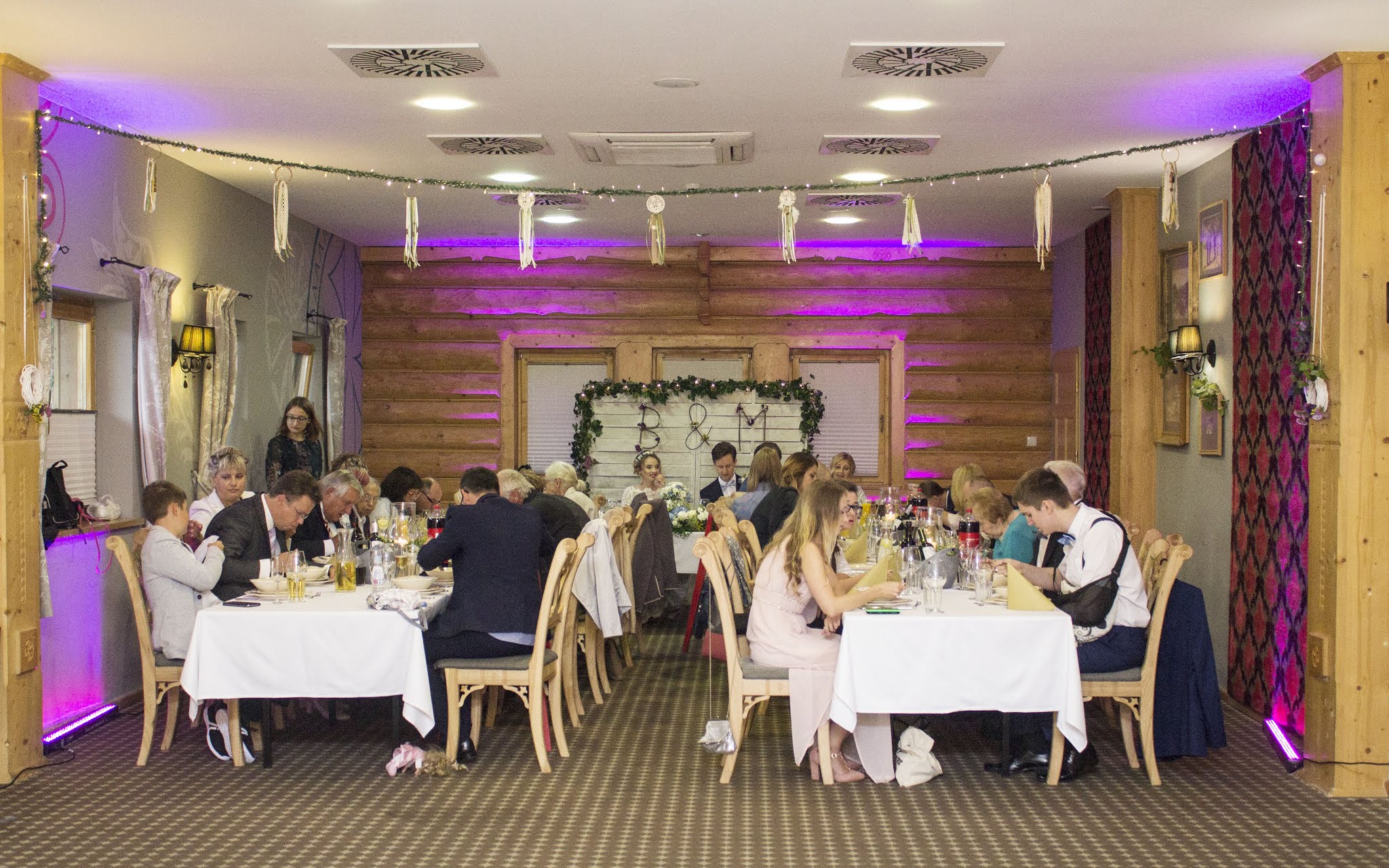 Co, jak i kiedy zaplanować do ślubu? Organizacja krok po kroku.