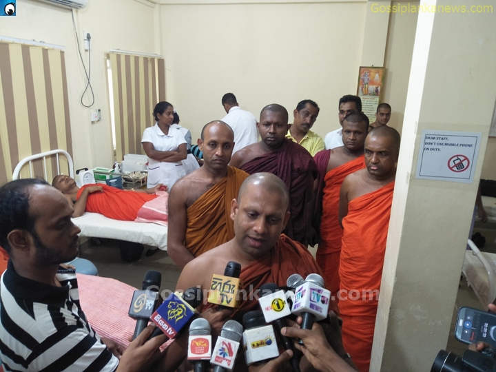How hundreds of the sangha came to Jaffna Teaching Hospital to donate
