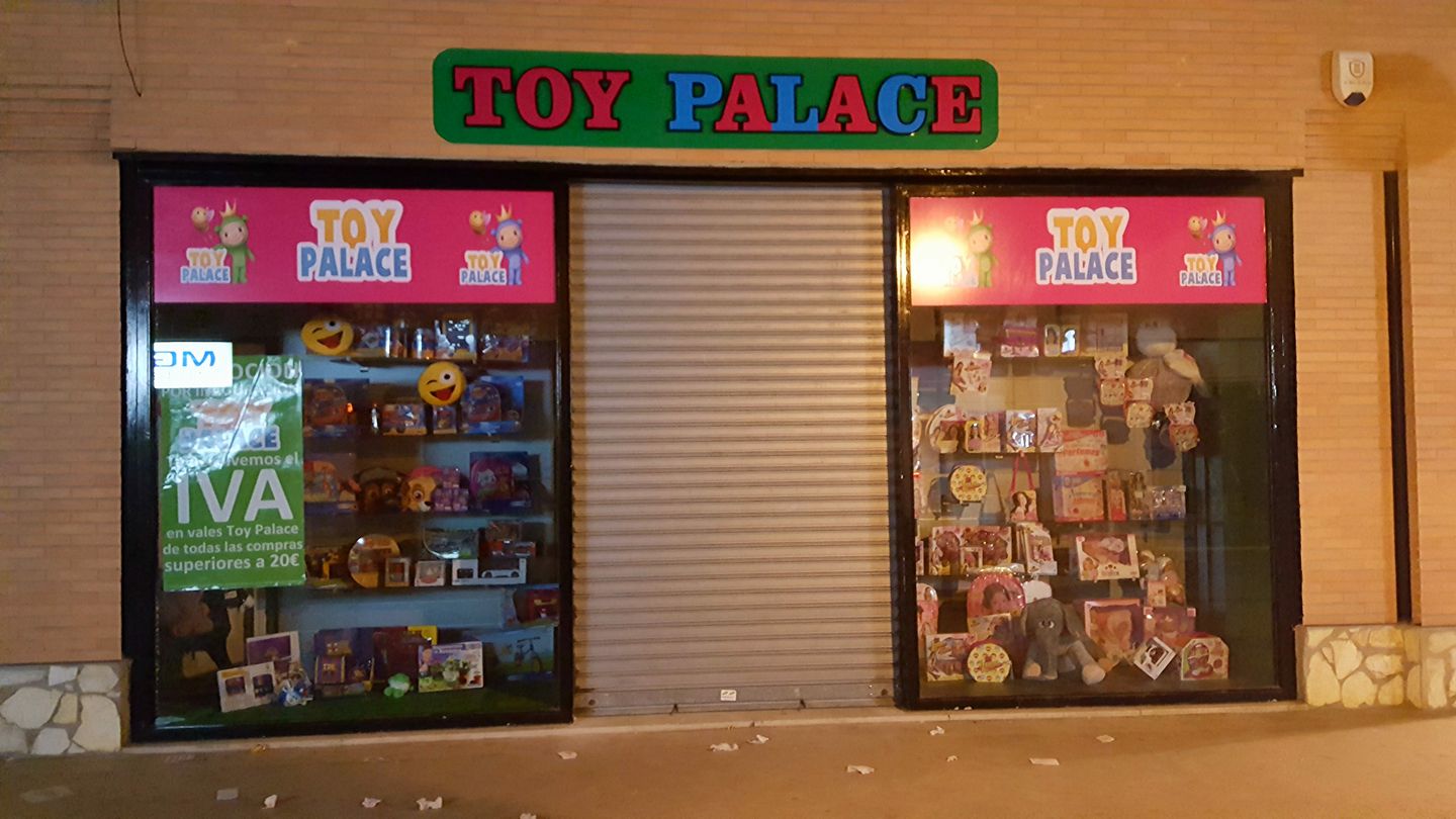 NOSTALGIA BAJO LA LUNA Toy Palace .. Nueva tienda en el Centro
