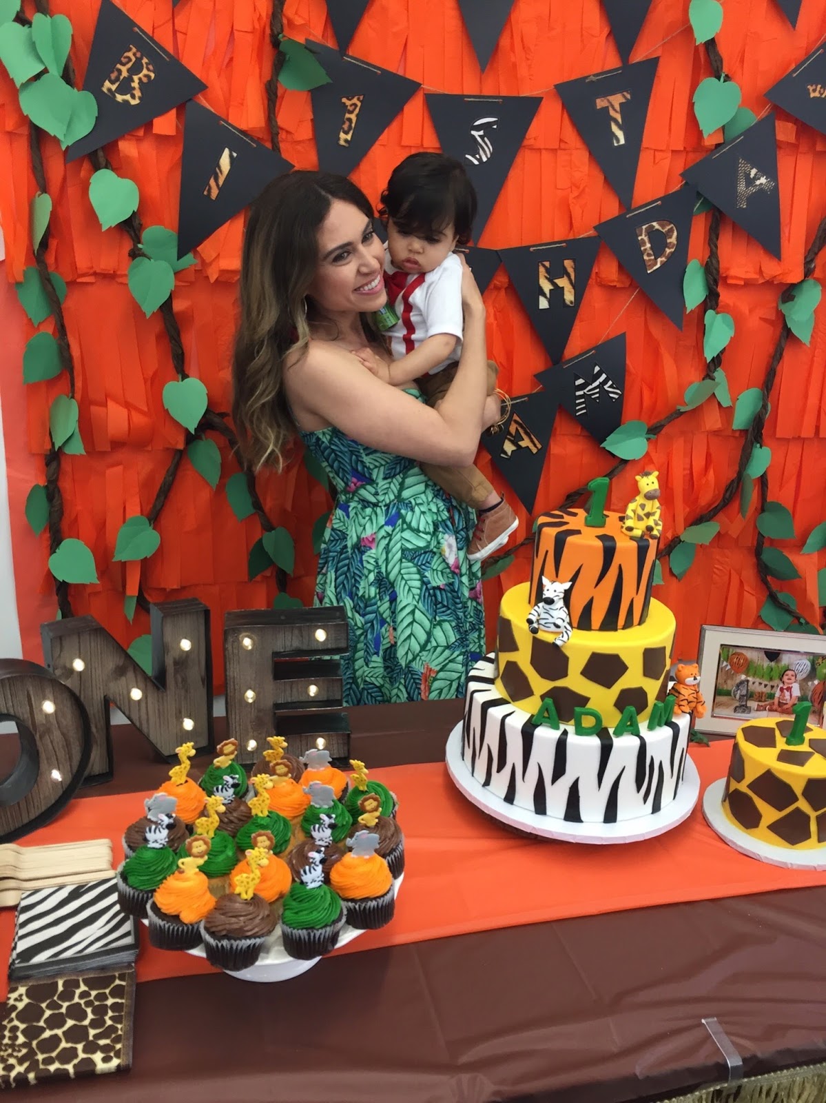 safari cake table safari cake table