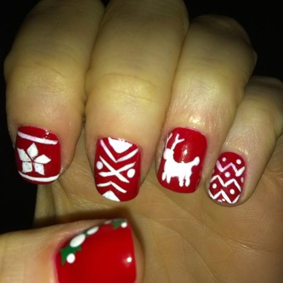 The Bloomin' Couch: Christmas Nail Art!