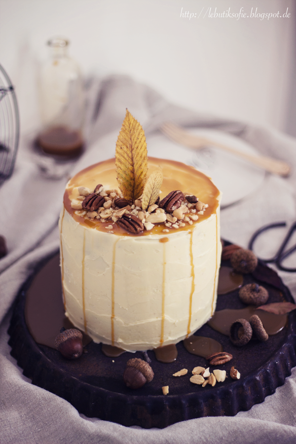 Schokoladentorte mit Erdnussbutter und Karamell und verschiednen Nüssen ... Schokoladentorte mit Erdnussbutter und Karamell und verschiednen Nüssen ...