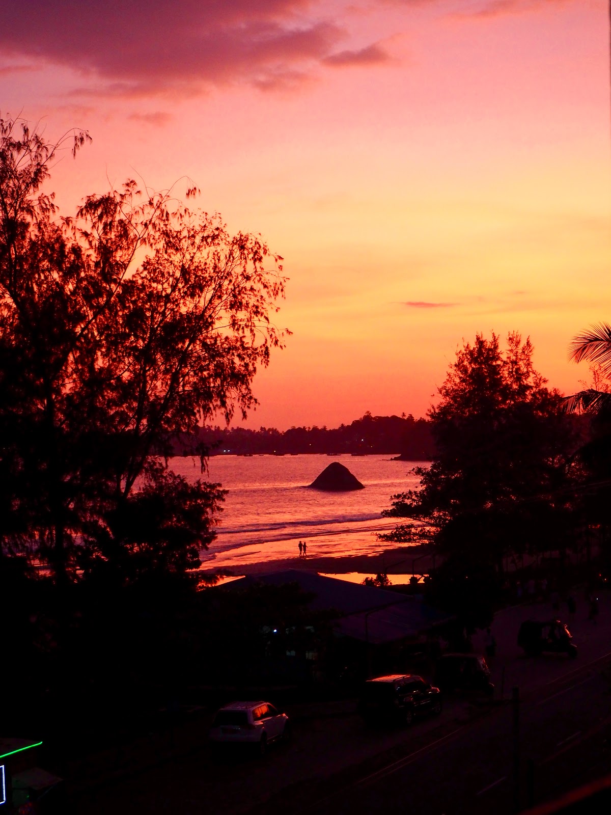 Daydreaming by Daisy's guide to Sri Lanka: Weligama Beach