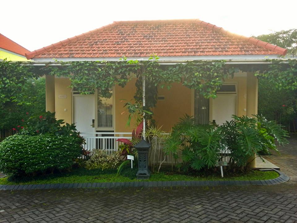 Daily Young Mom Stories Review Riverstone Hotel Cottage Batu