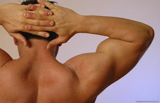 Remoção de pelos nas costas | Clínica Weiss | Hugo Weiss Dermatologia