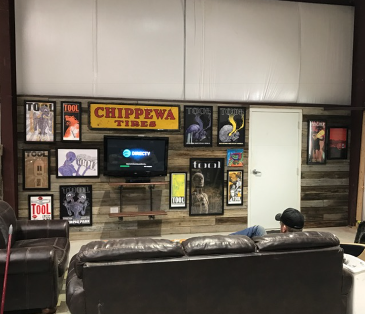 Raspberry Hill: Man Cave Barnwood Wall