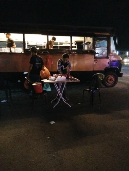Char kuey teow asap bus, Jalan Laksamana Batu Caves Char kuey teow asap bus, Jalan Laksamana Batu Caves