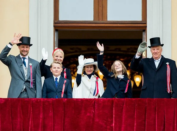 King Harald, Queen Sonja, Crown Prince Haakon, Crown Princess Mette-Marit, Princess Ingrid Alexandra and Prince Sverre Magnus
