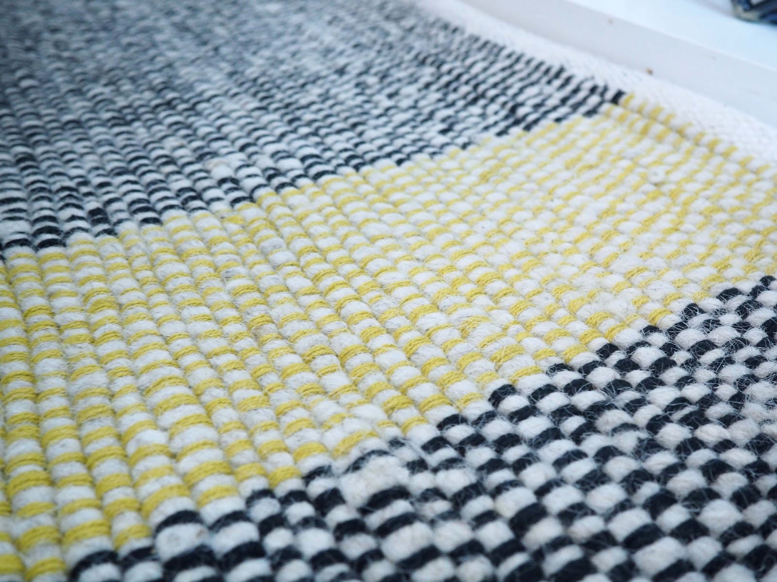 5 reasons to buy Habitat rug to your rented apartment. Don't Cramp My Style