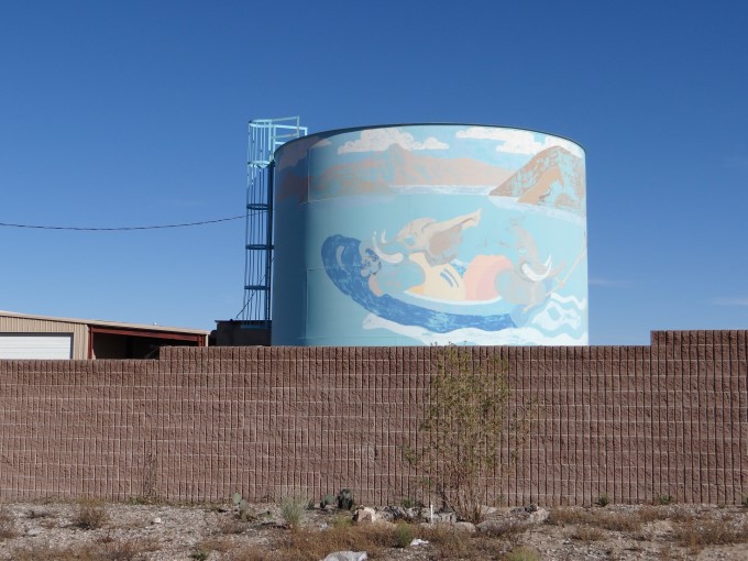 Walkabout With Wheels Blog Are Elephants Decorating Elephant Butte