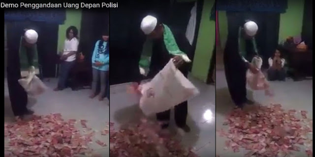 Lebih Heboh dari Dimas Kanjeng, Pria Ini Menggadakan Uang Dari Kantong Plastik Disaksikan Polisi