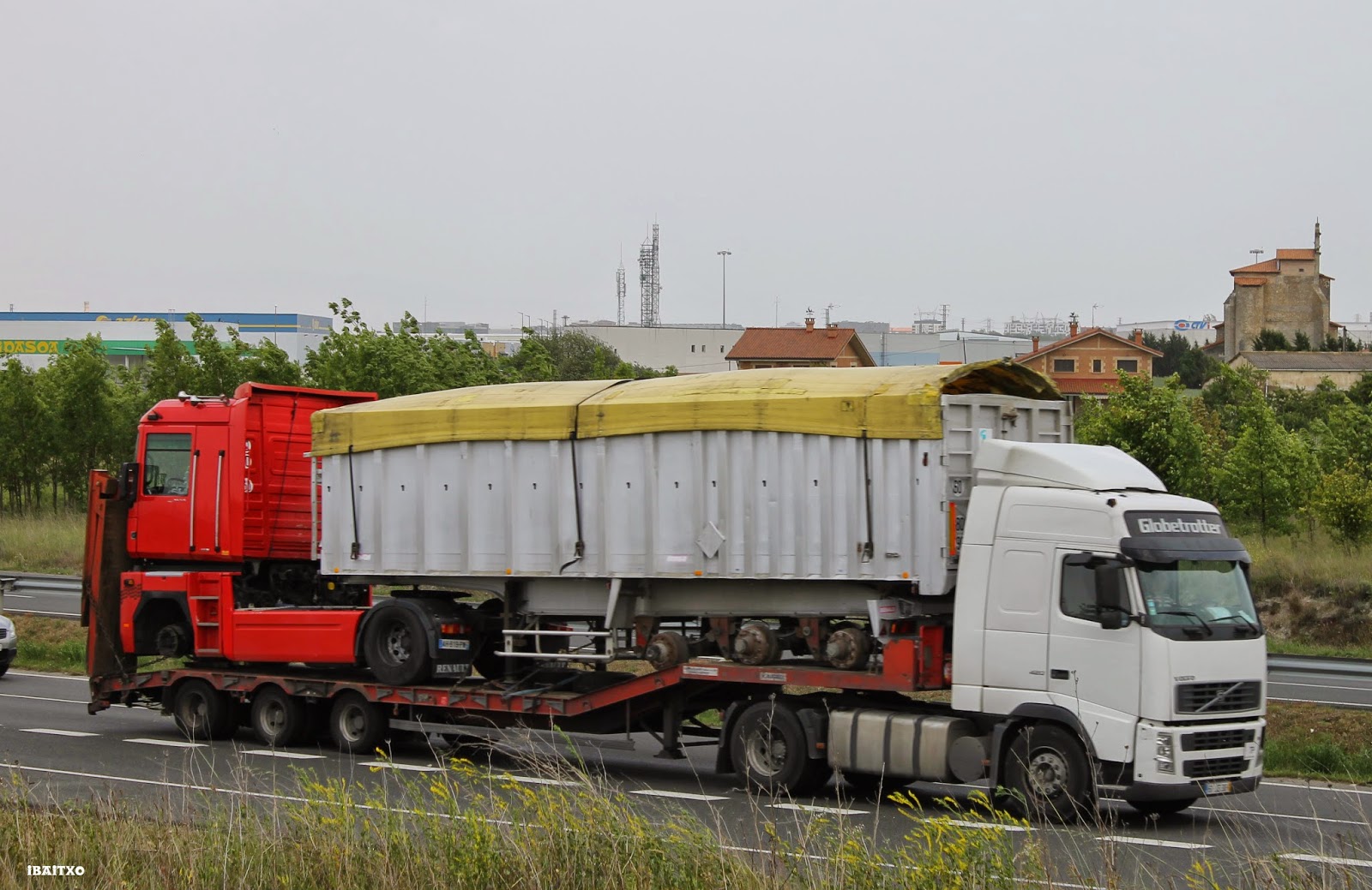 Copricruscotti Per Volvo FH2: Compatibile 2002-2008, Colore Rosso, Materiale PVC Resistente - Foto 8