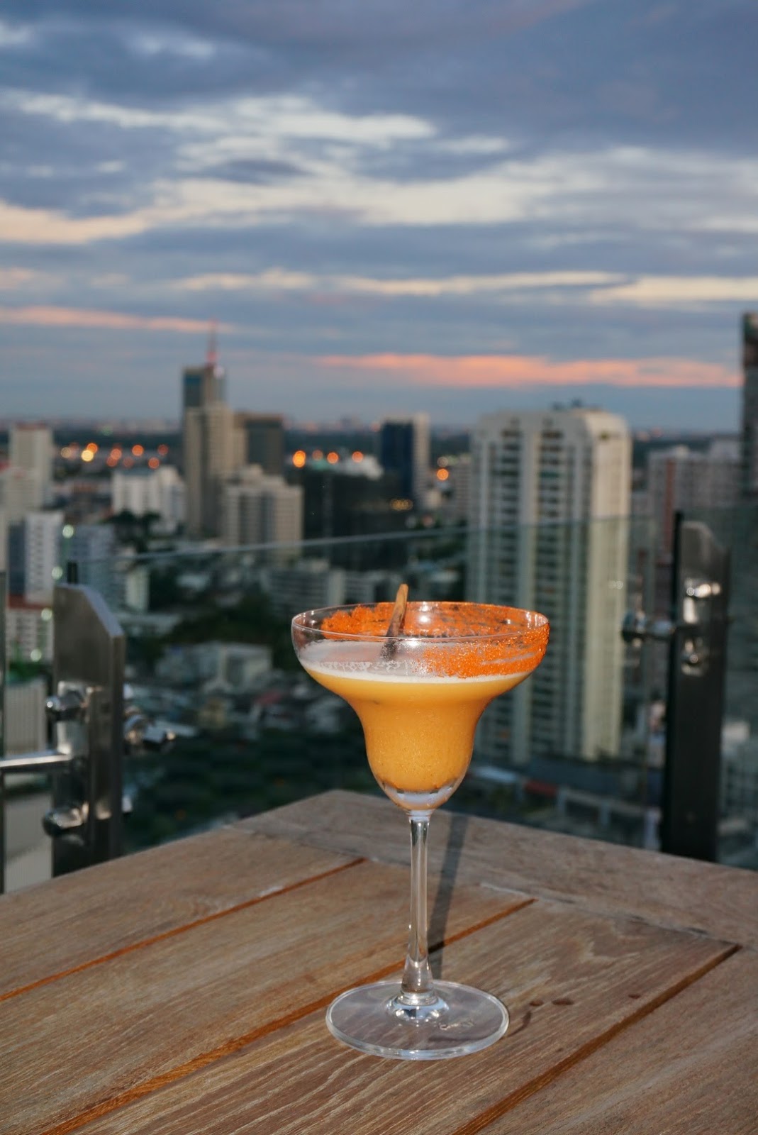 OnTcU ~*@: MOJJO Lounge Bar