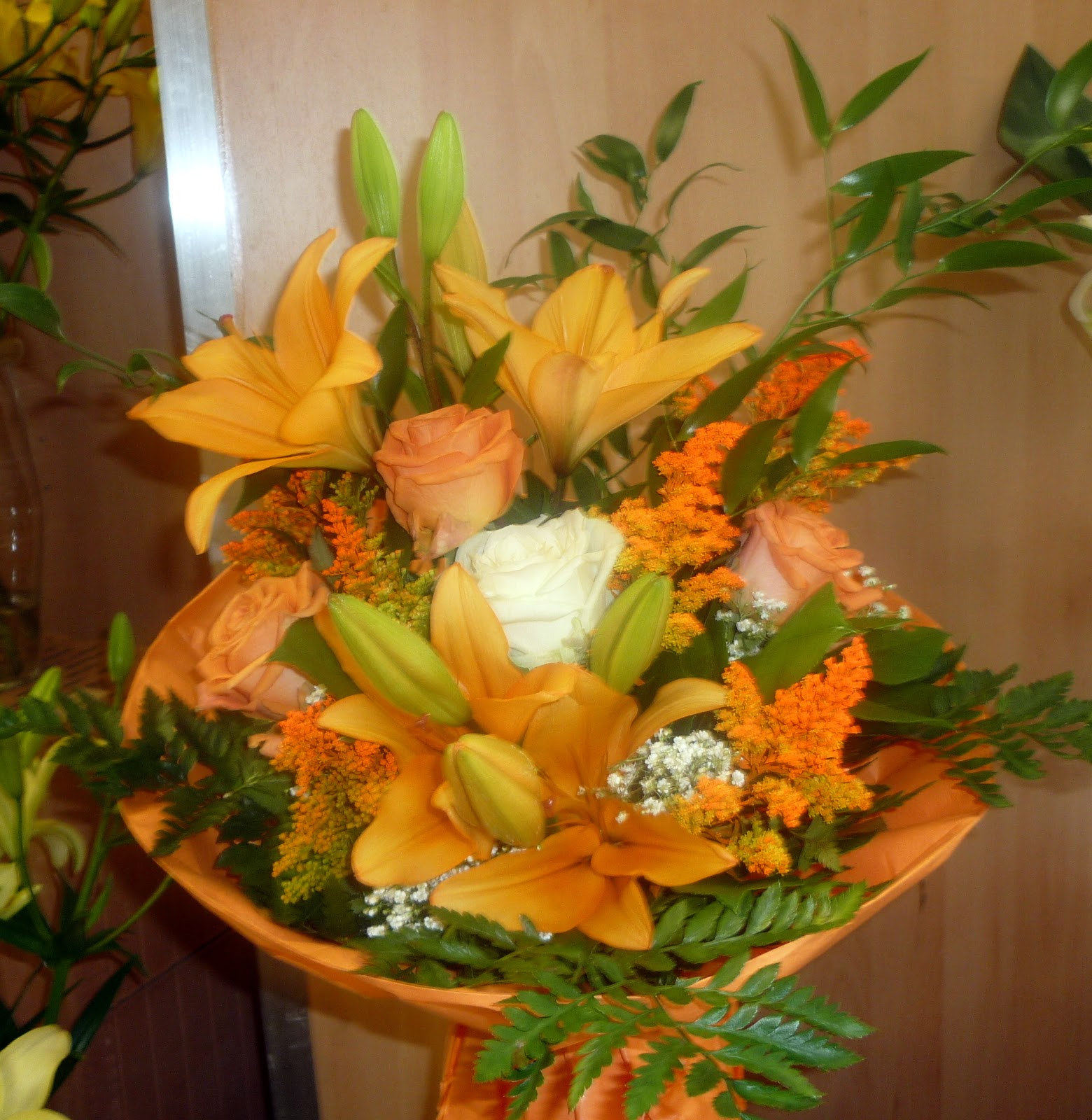 BLUMEN LOTUS wien Bunte Sträuße