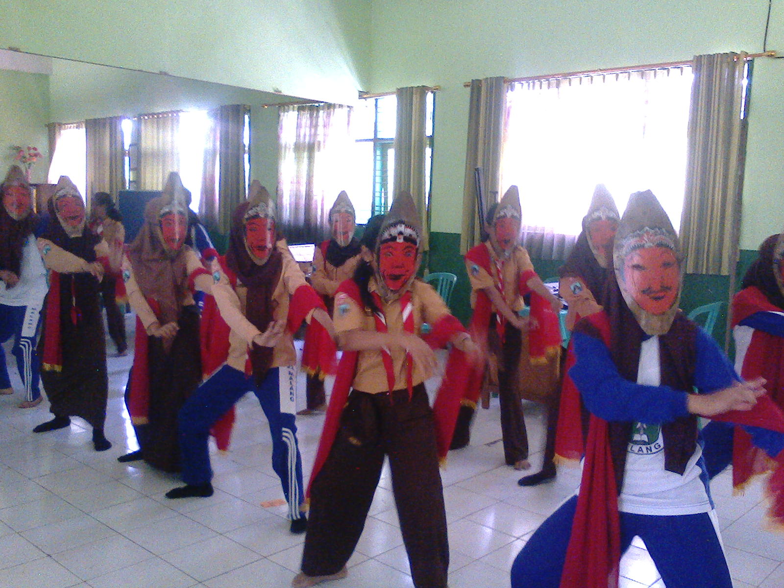 Sumarno Guritno NASKAH DRAMA PENYAMBUTAN GREEN SCHOOL