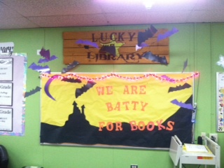 Mrs. Stembrarian: Batty Book Boards for Halloween