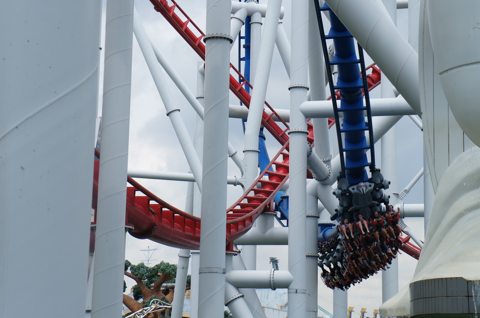 Jari Enam: Universal Studio Singapore Part 3 – The Transformers vs ...