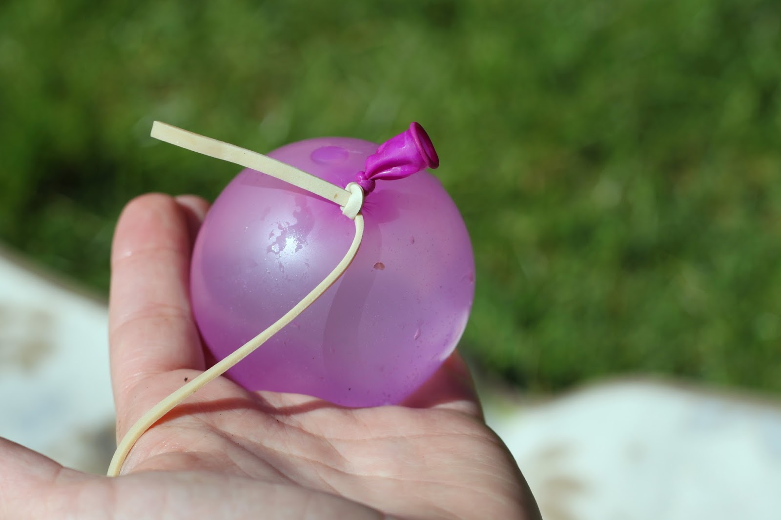 How to Tie a Balloon String