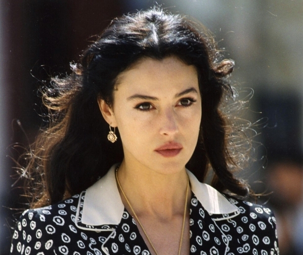 AMORE ROMANTICO Monica Bellucci classe e