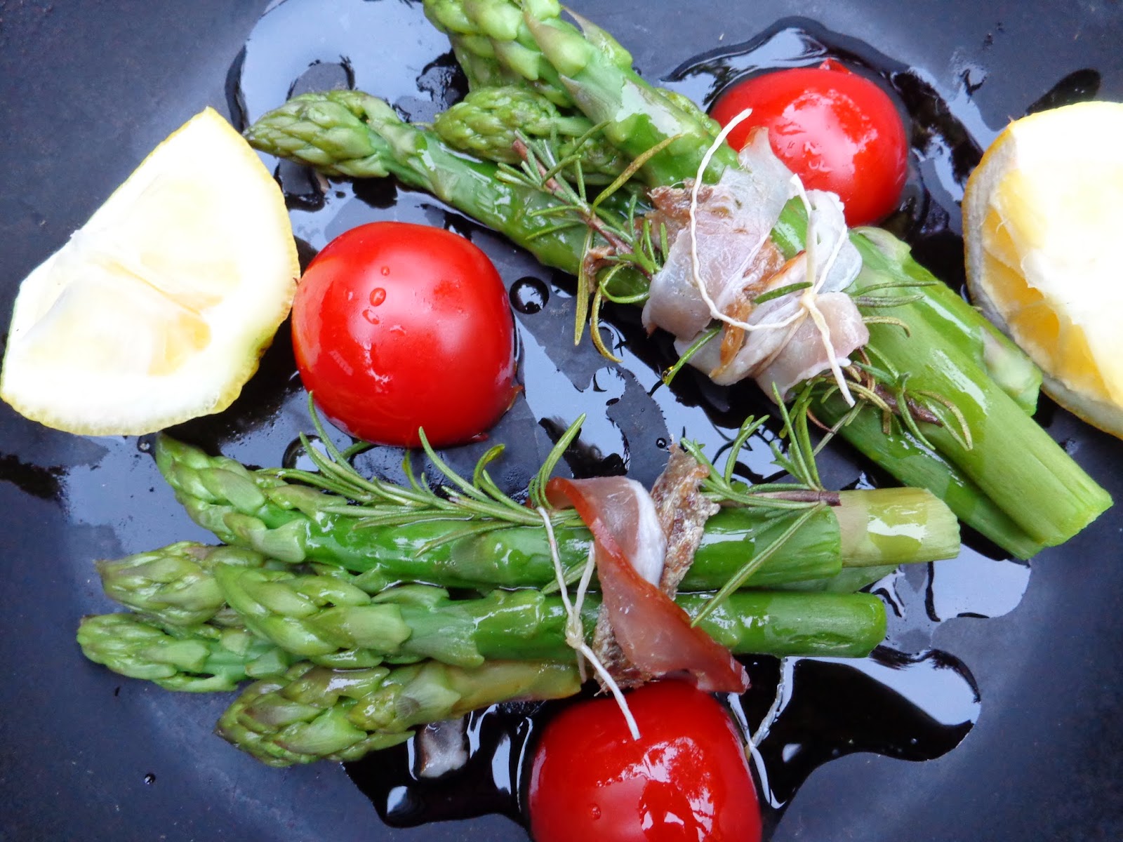 onderbreken muis onenigheid Wat ik gegeten heb: Groene asperges met pancetta en rozemarijn van Jamie  Oliver