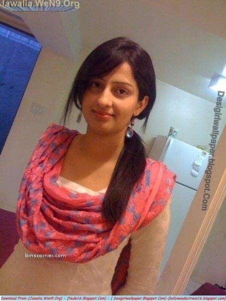 India S No 1 Desi Girls Wallpapers Collection Desi Girls In Hot Posing Photo Desi Hot Babes