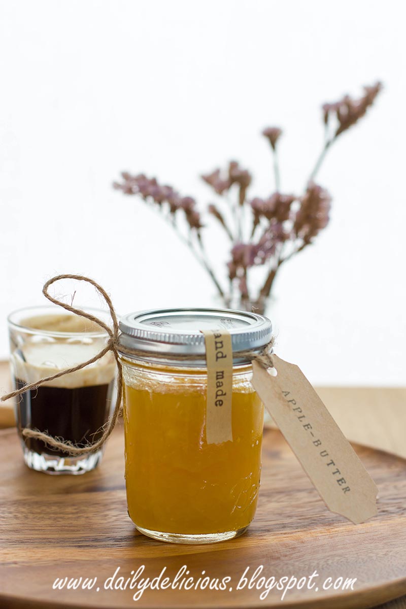 dailydelicious Easy Apple Butter (this one really has the butter ^^)