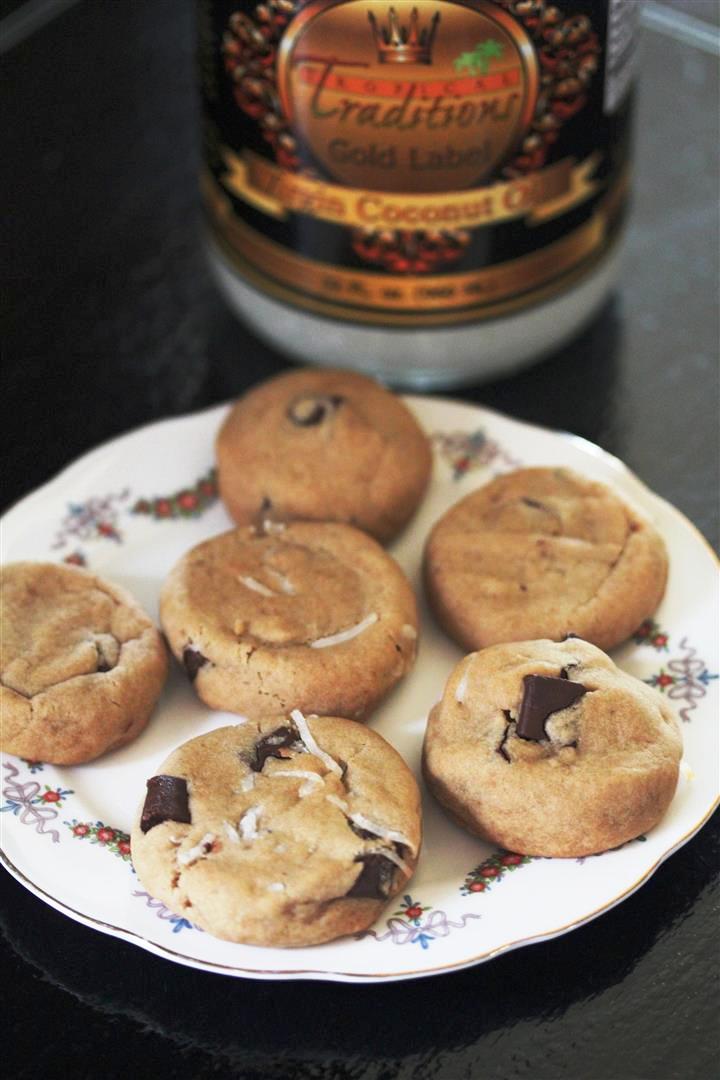 Vegan Coconut Oil Chocolate Chip Cookies | Kitchen Grrrls.