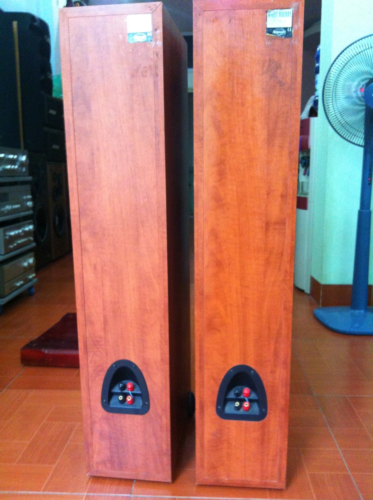 Mặt sau loa Klipsch - Synergy F2 Florstander CHY- Made in USA Mặt sau loa Klipsch - Synergy F2 Florstander CHY- Made in USA