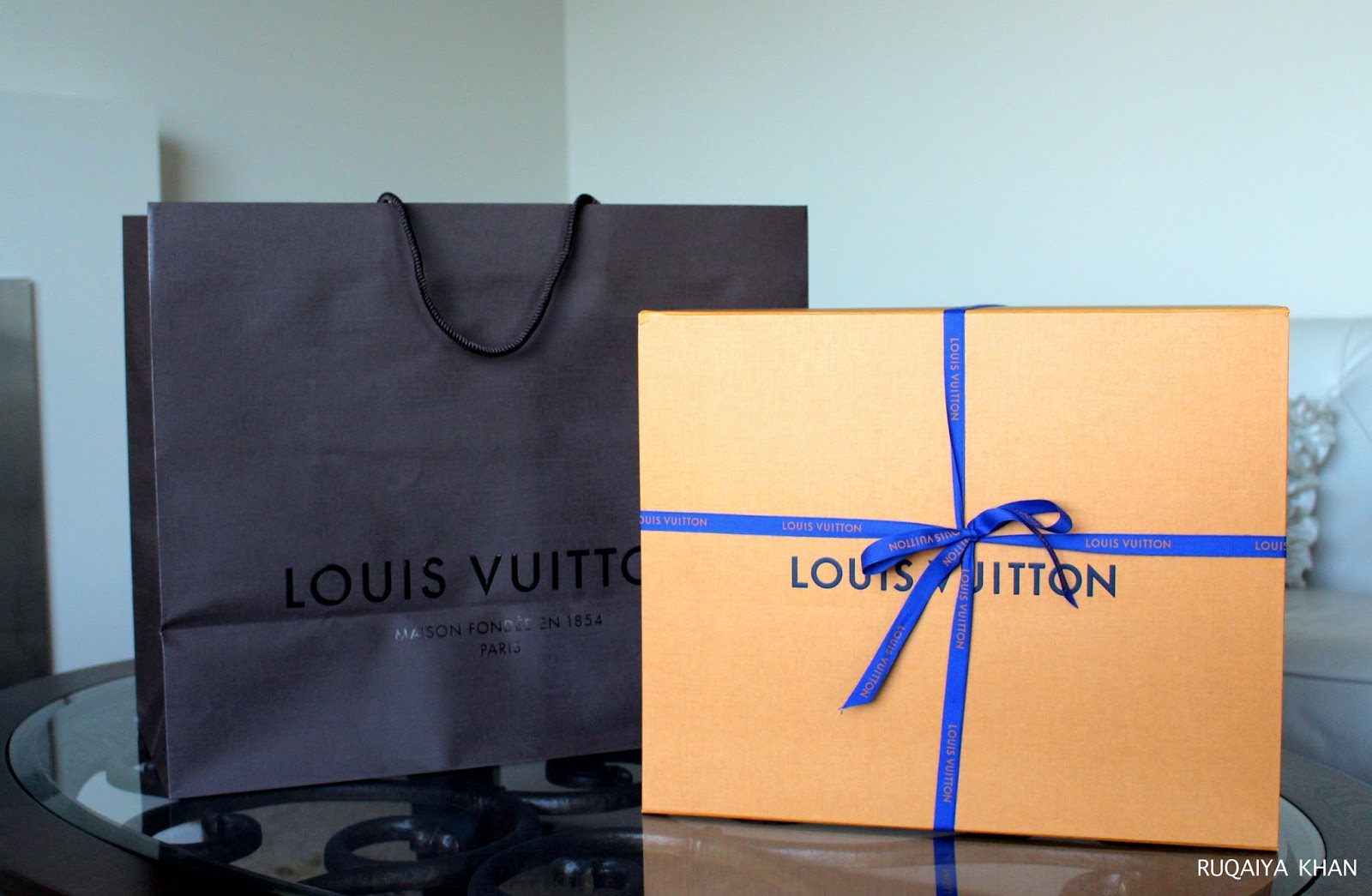 Louis Vuitton Handbag Alma BB New in Box Paris Shopping Bag Box Receipt  Dustbag