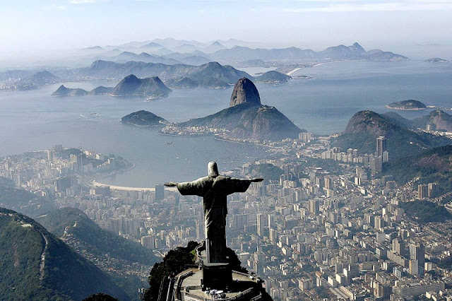 Tượng Chúa cứu thế Cristo Redentor ở Brazil
